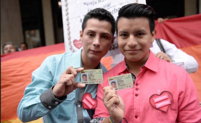 Segunda pareja Gay en registrar unión de hecho en Ecuador - Javier vallejo y Xavier Sanchez